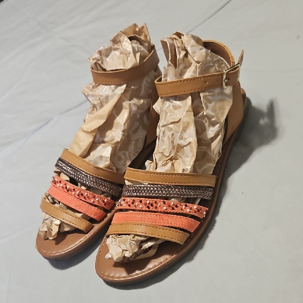 American Eagle Outfitters Pink and Tan Sandals with Textured Straps Size 7